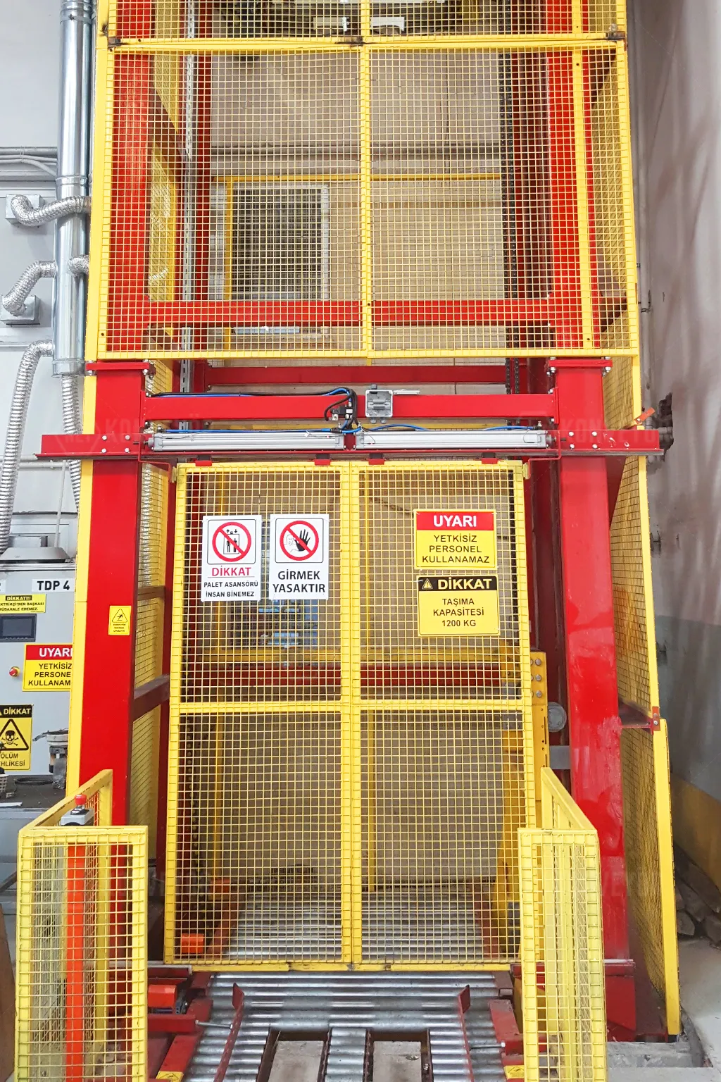 Vertical Pallet Lifting Conveyors