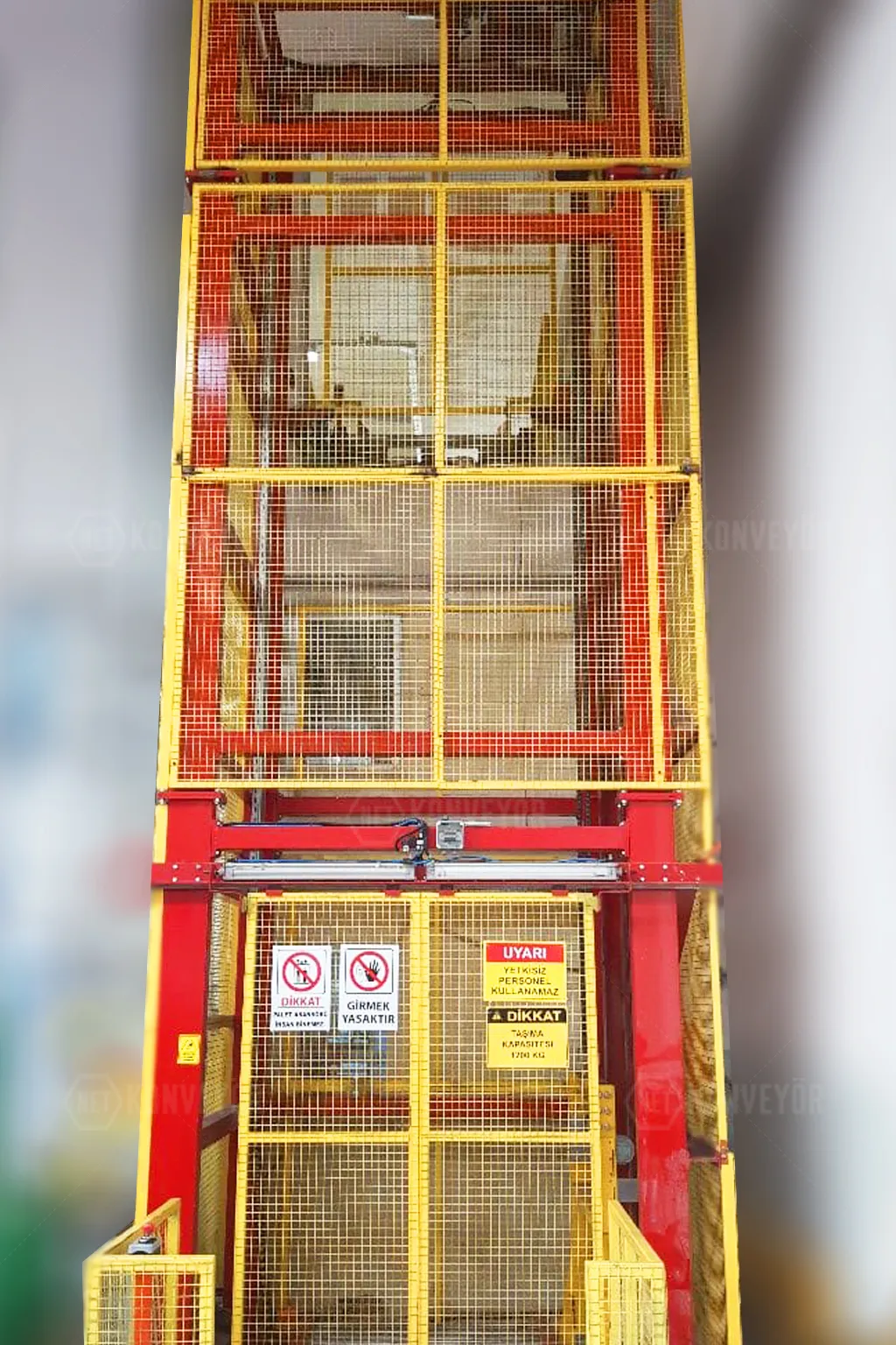 Vertical Pallet Lifting Conveyors