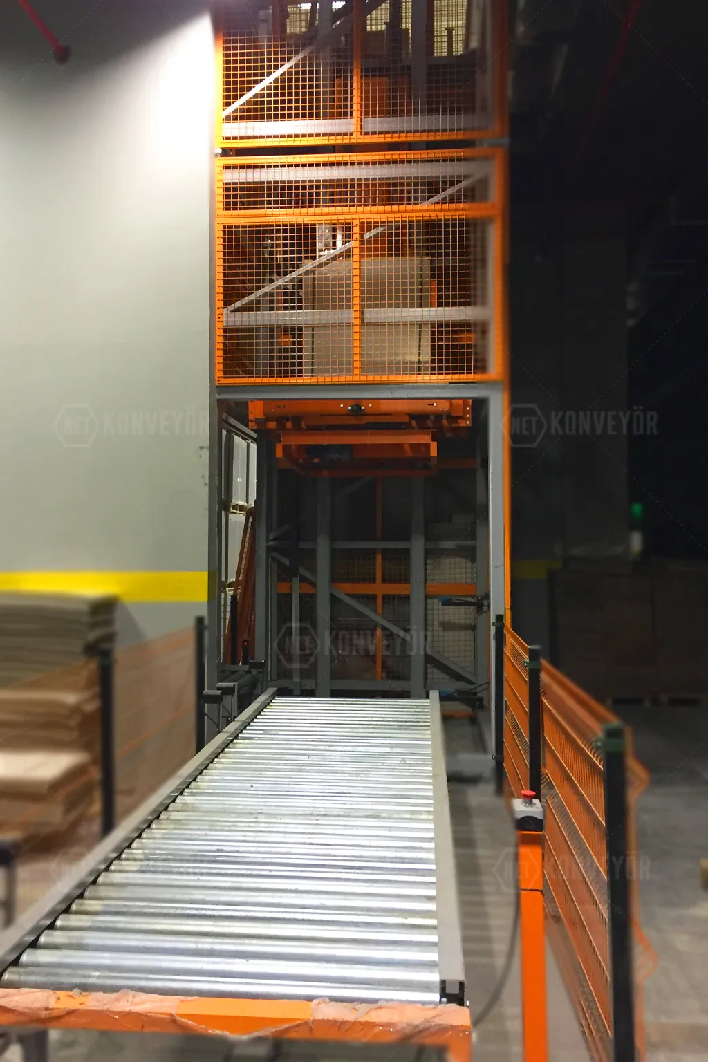 Vertical Pallet Lifting Conveyors