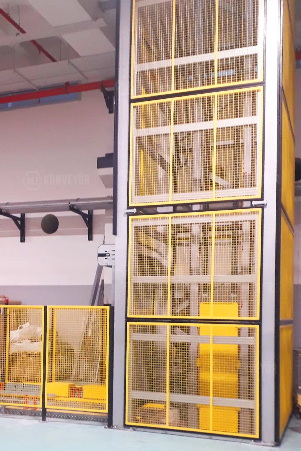 Vertical Pallet Lifting Conveyors