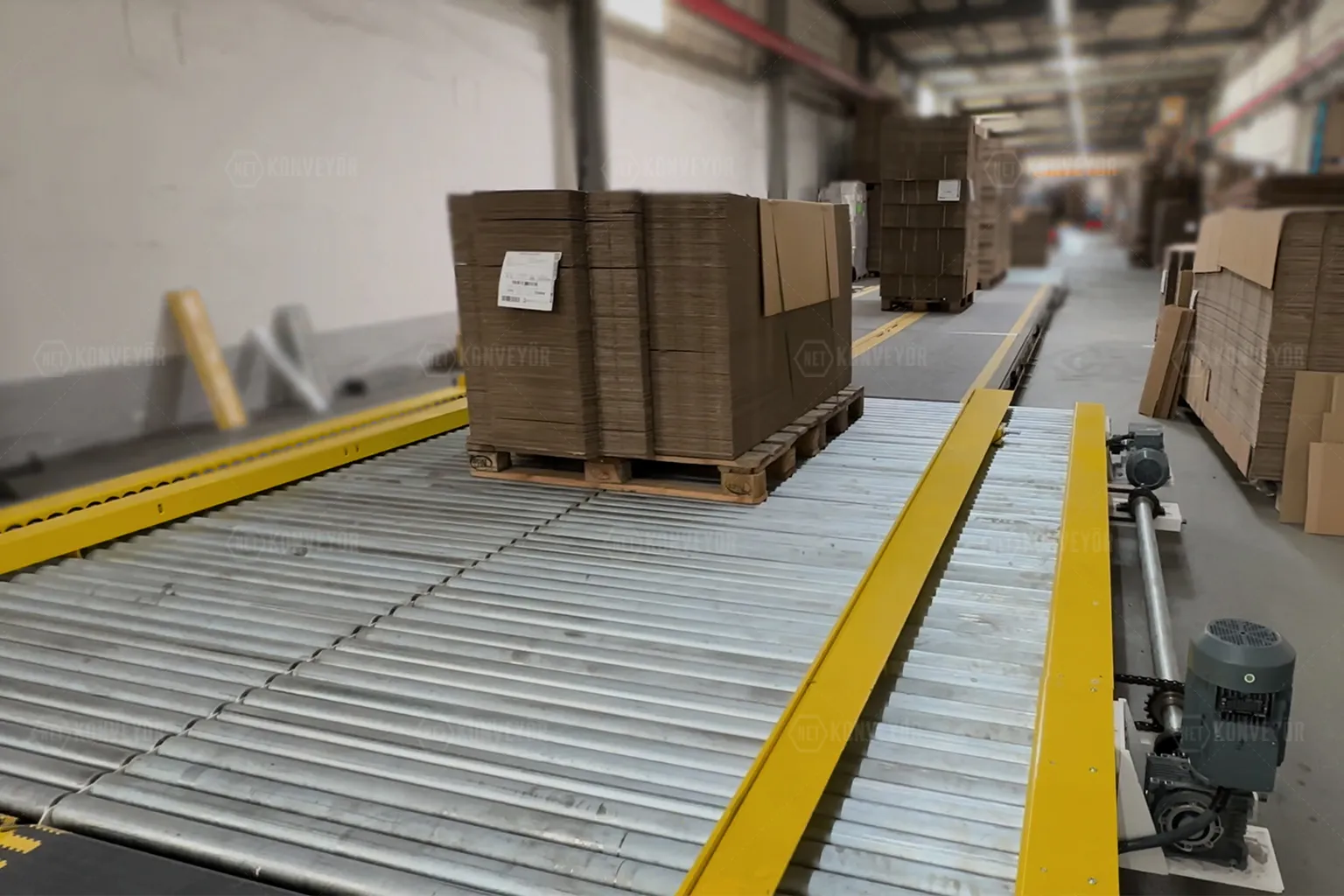 Pallet Centering Conveyor